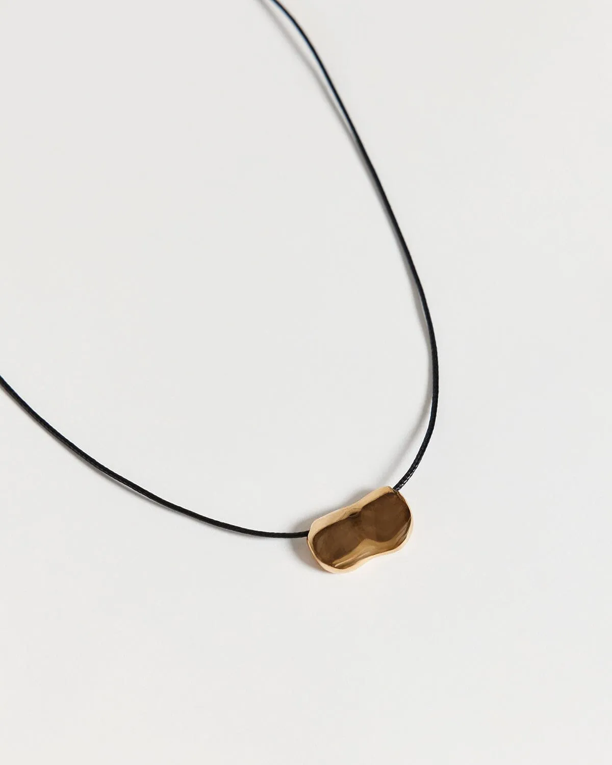HEAVEN MAYHEM PEBBLE GOLD NECKLACE