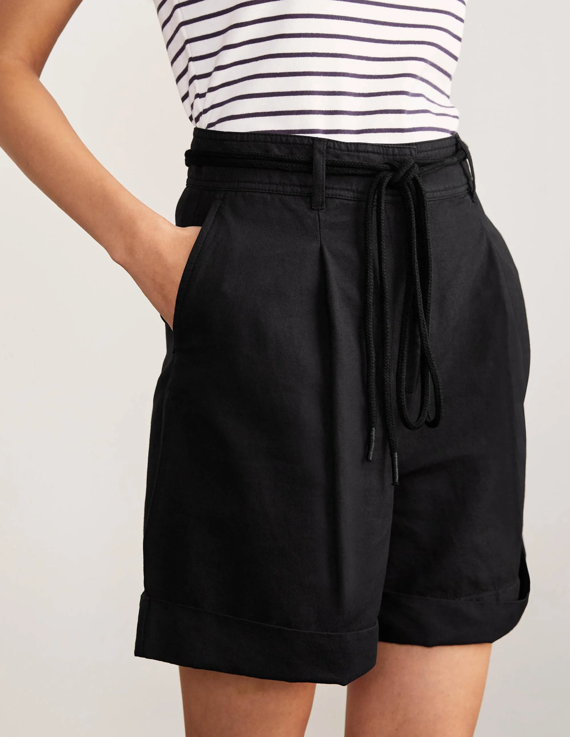 Portree Shorts-Black